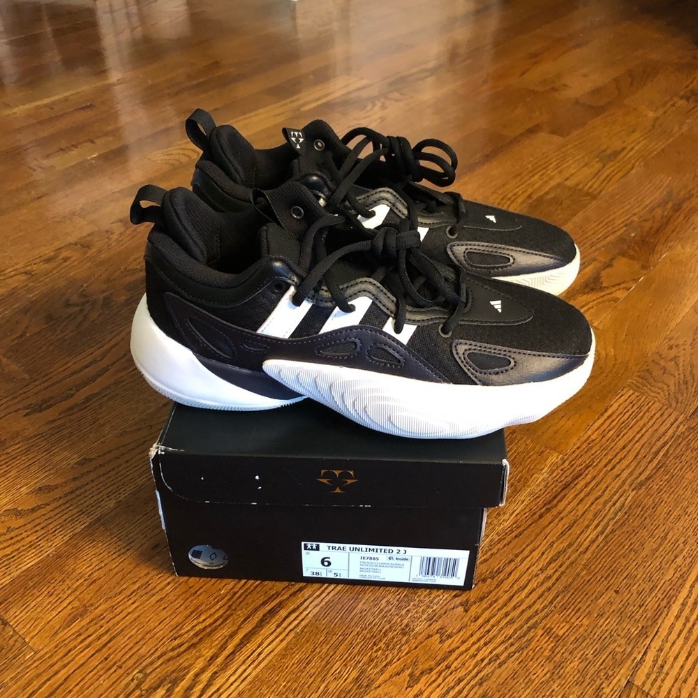 NEW adidas Trae Young Unlimited 2 J